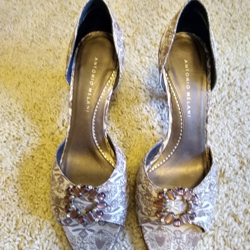 Open toe heels/pumps
